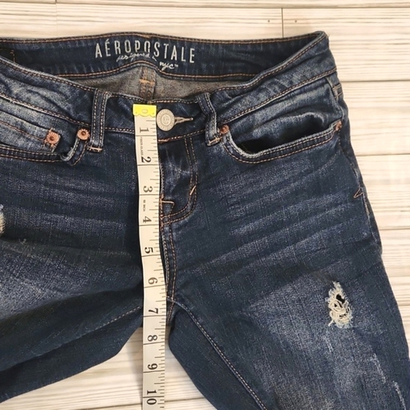 Womens Aeropostale Y2K style slightly distressed jeans size 0 short. - Picture 7 of 13